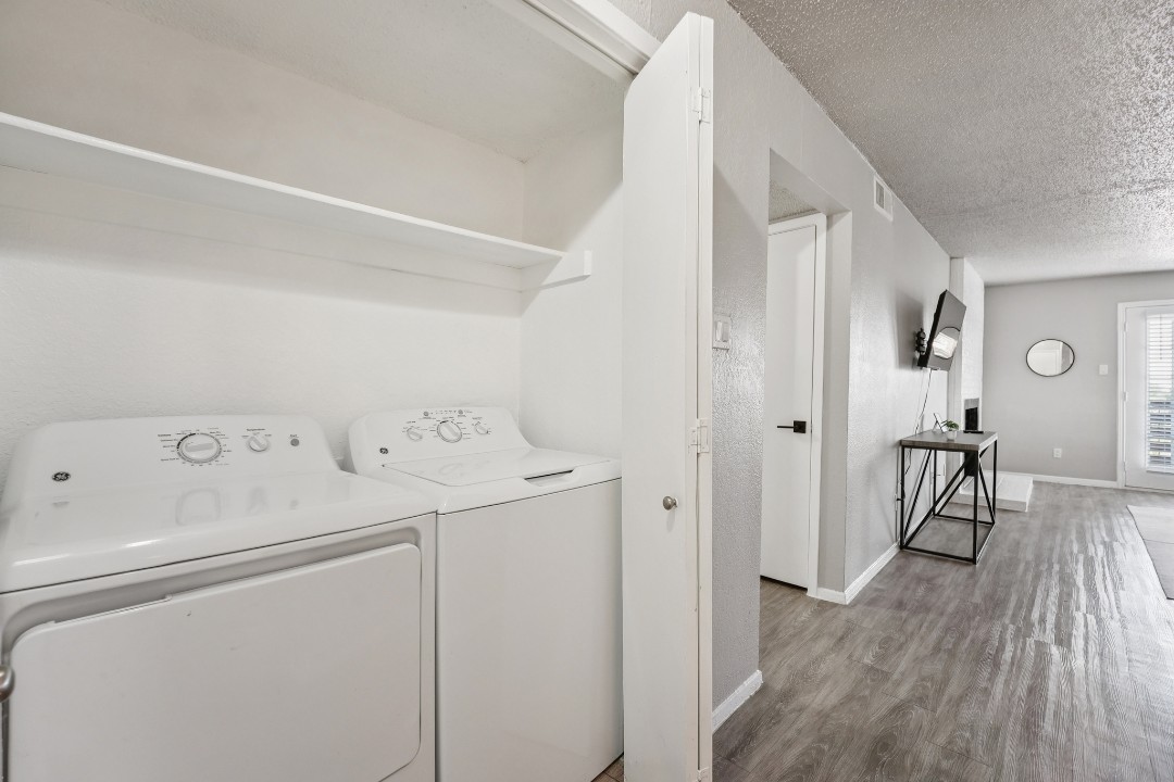The Landry · Unit 306 2/2