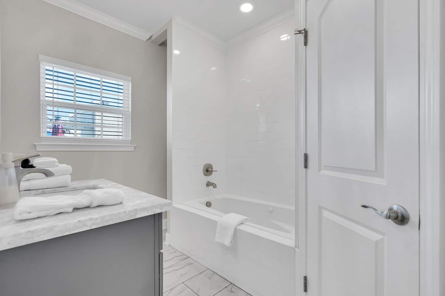 Pristine Primary bathroom ready for use!