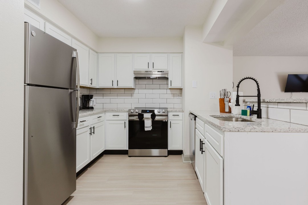Rosehill Pointe · Unit 185 1/1