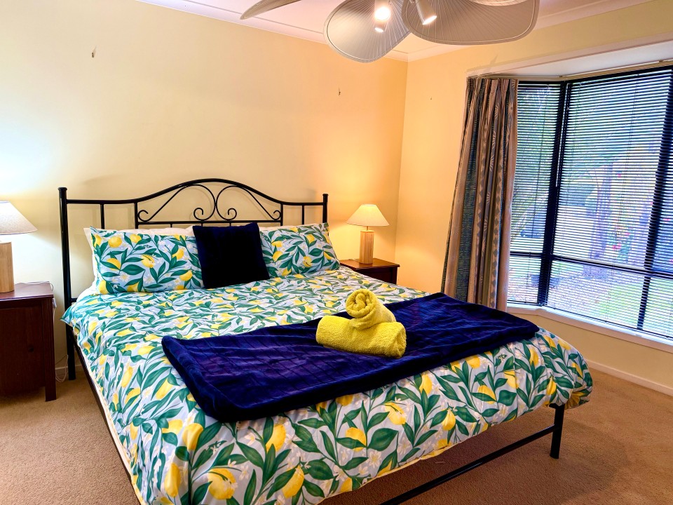 Master Suite Retreat
King-sized bed, ensuite with full bath—perfect for unwinding.