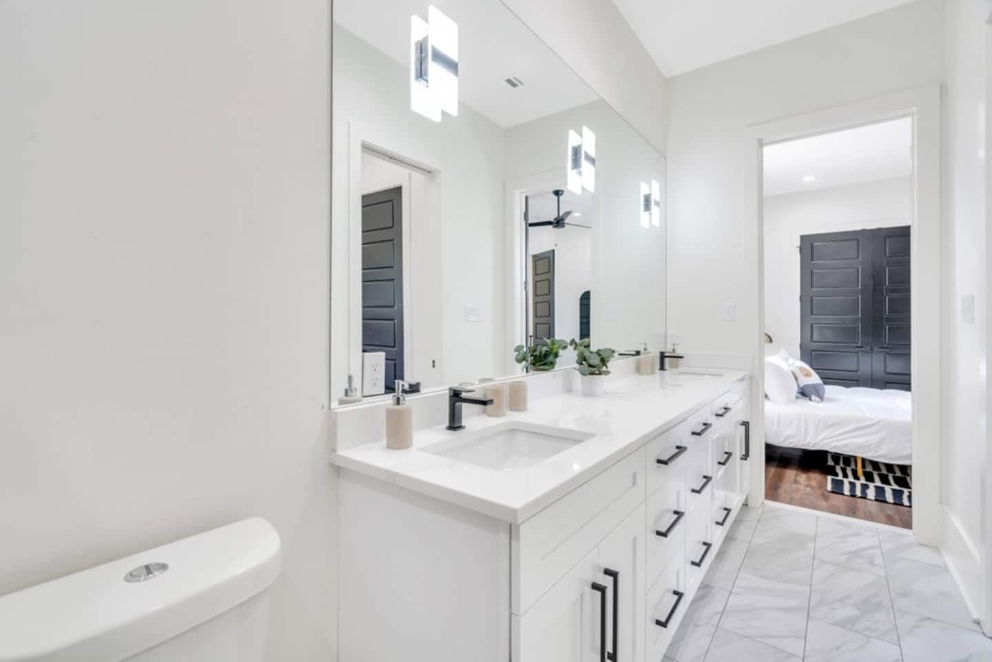 Full Sized Bathroom Jack and Jill Bathroom | Upstairs