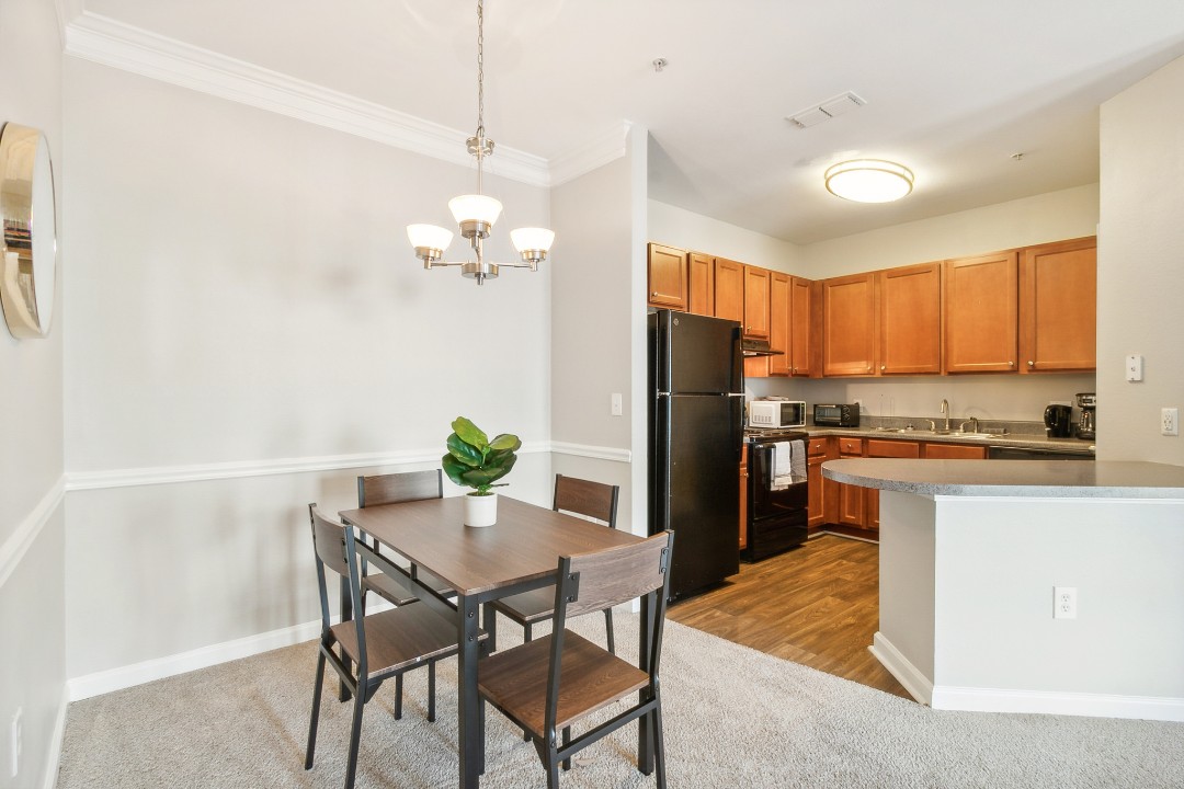 The Verandas, 2123 Calgary Crescent, · Unit 1/1