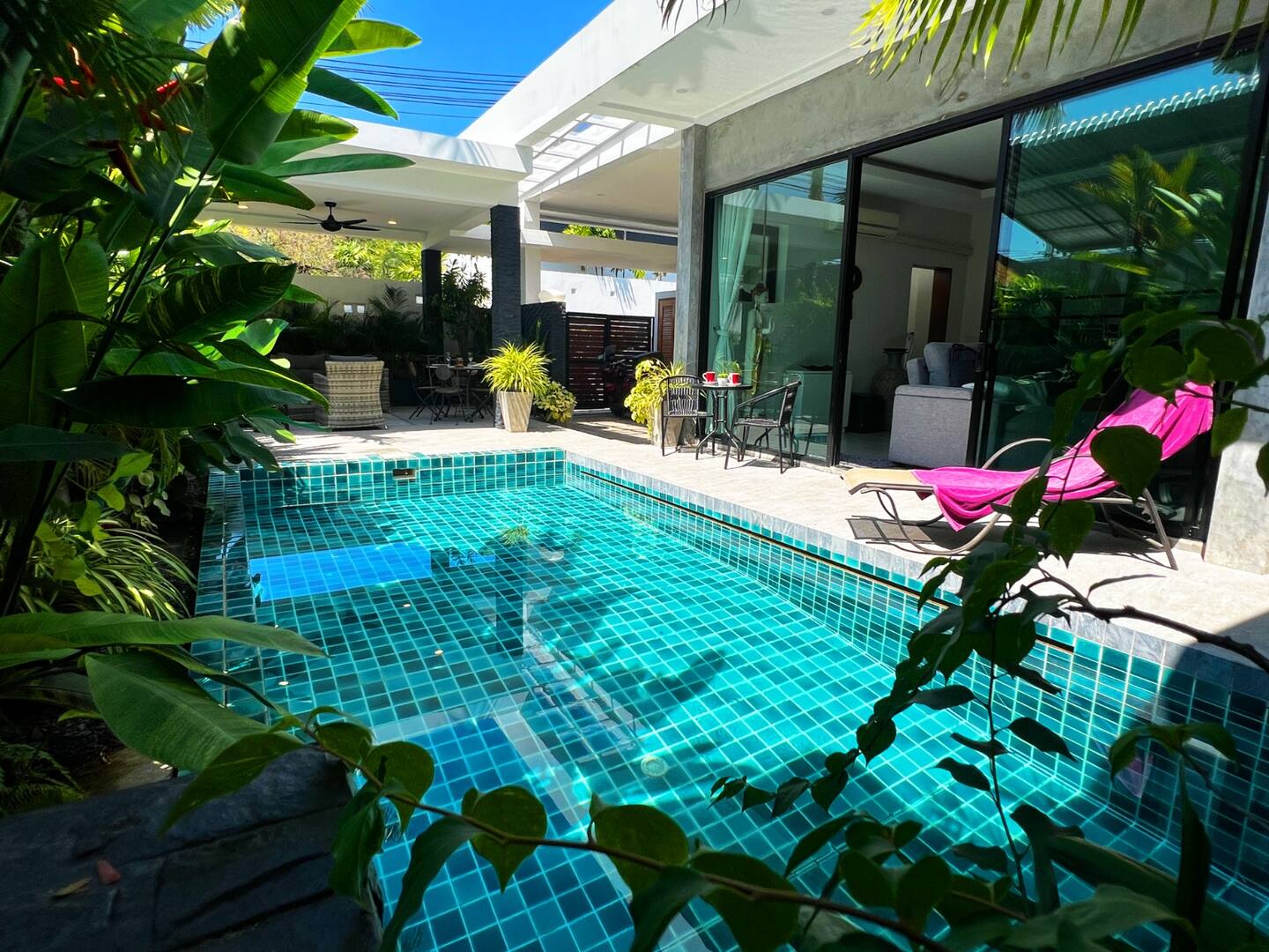 Ruby · Intimate Oasis, 2 bedrooms Pool — photo 1