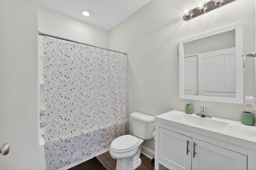 Hickory Grove · Unit 402 2/2