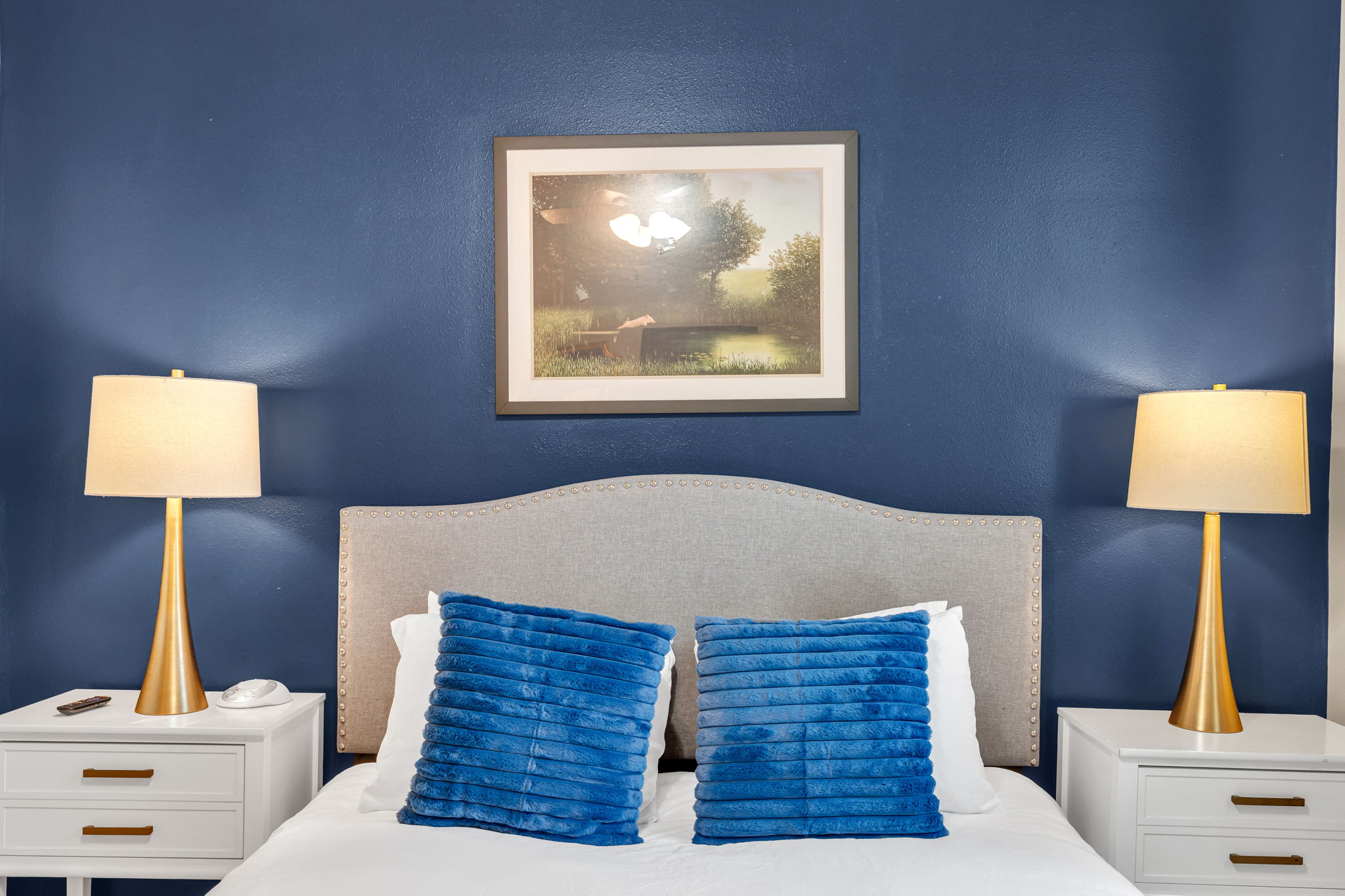 Plush Headboard & Cozy Details