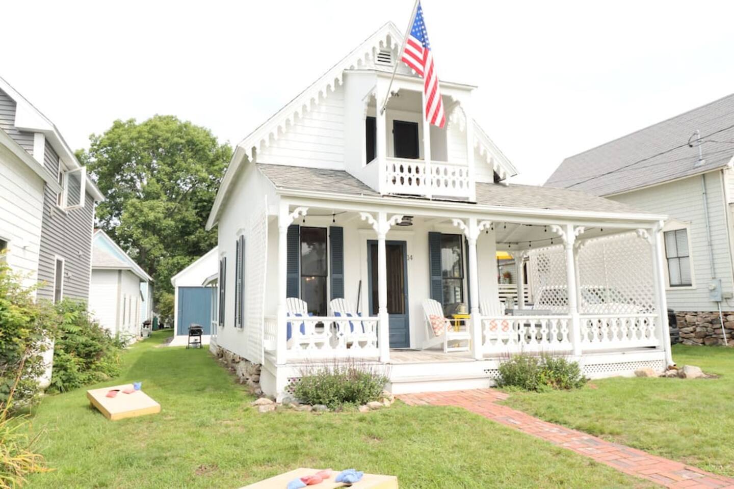 Cheerful 3BD vaca cottage within steps to Beach. — Short Sands Beach , ME — vacation rental