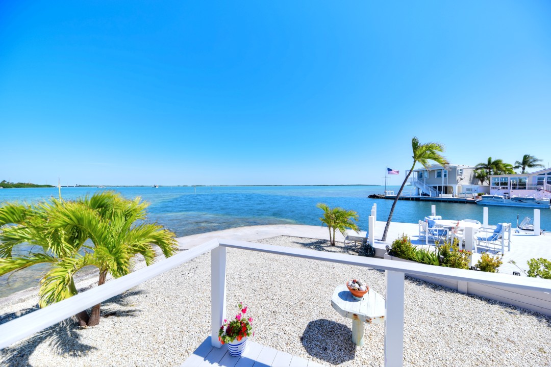 Windy Point Oceanfront in Geiger Key — Upper deck