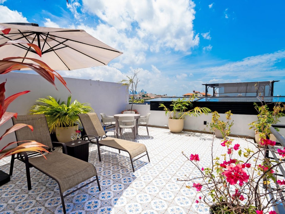 The Rooftop Condo by AcoModo @CascoViejo