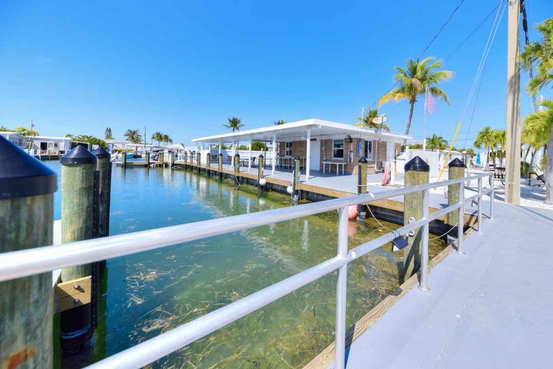 Windy Point Oceanfront in Geiger Key — Marina