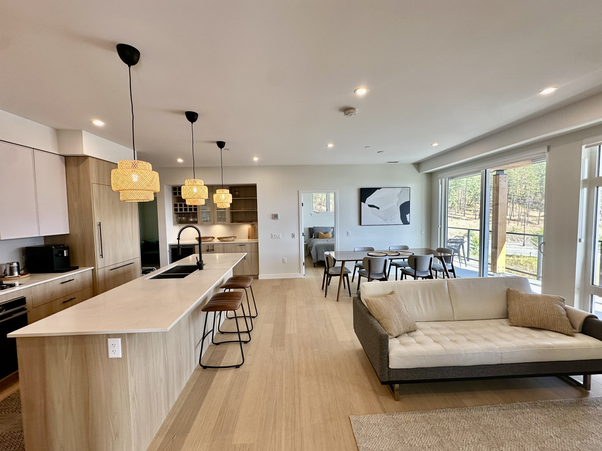 Zara Luma Peak Views •⁠ Nature Immersion — Lake Country, British Columbia — vacation rental