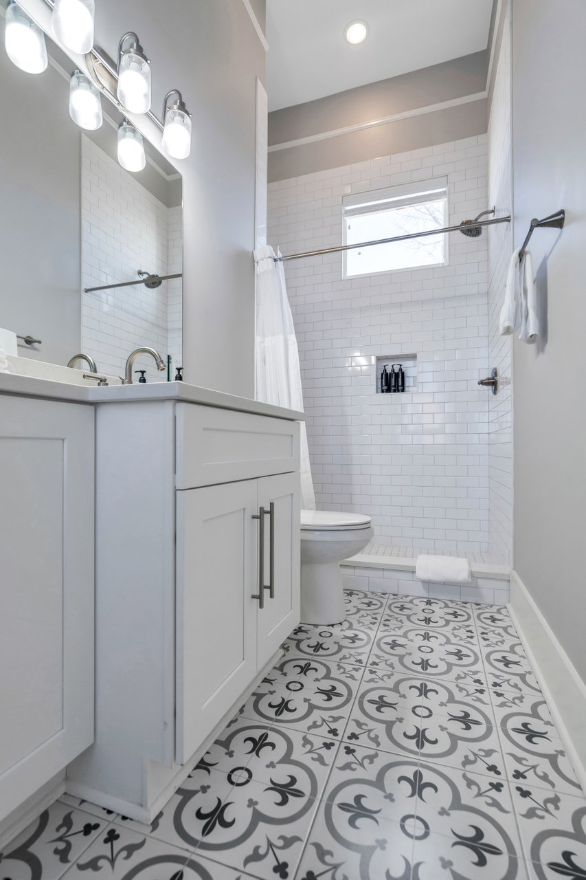 |Full bathroom 2|