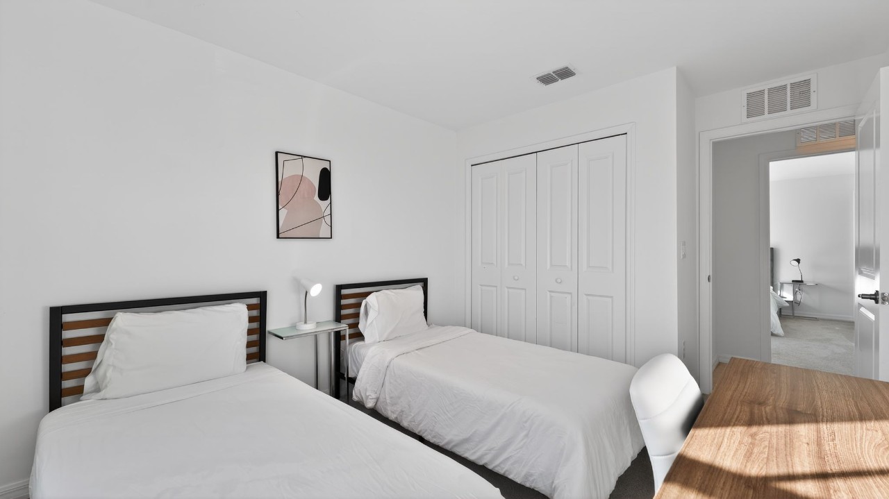 Landings at Westport · Unit 2056