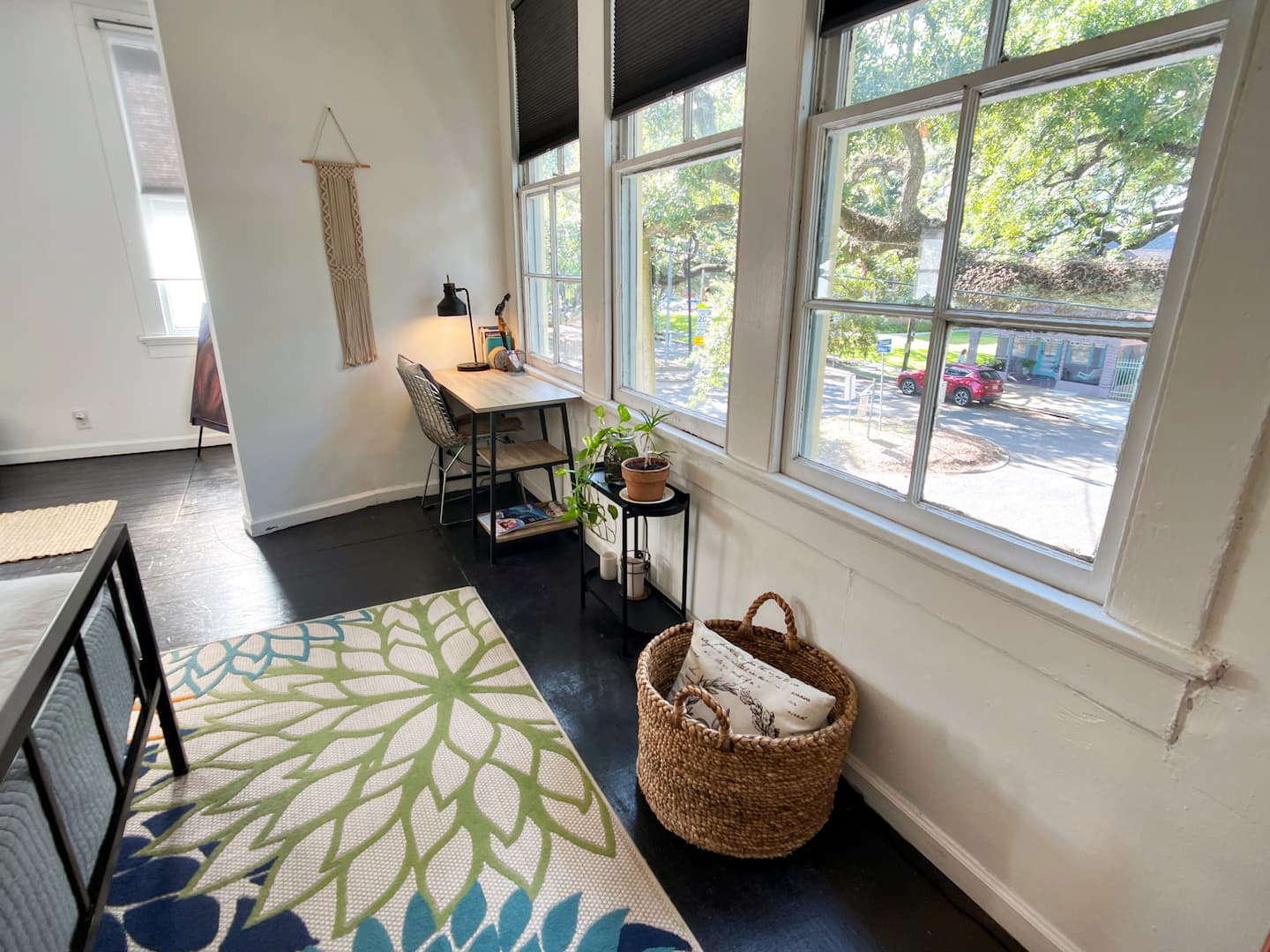 Open the shades and look out on the Avenue.