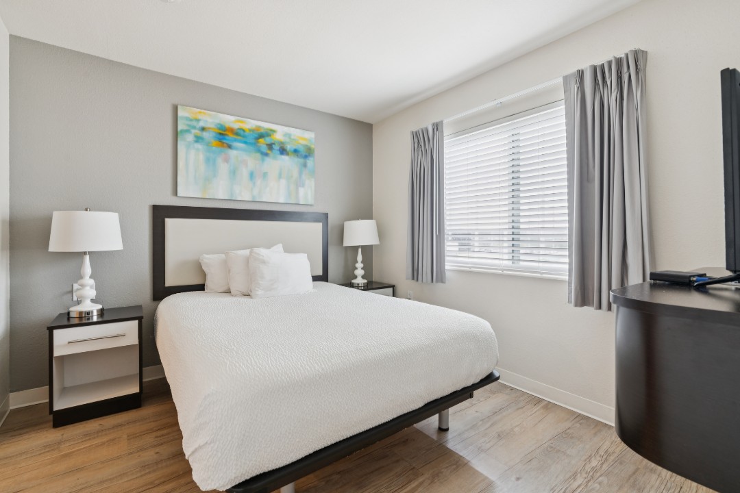 2 Bedrooms · Signature layout
