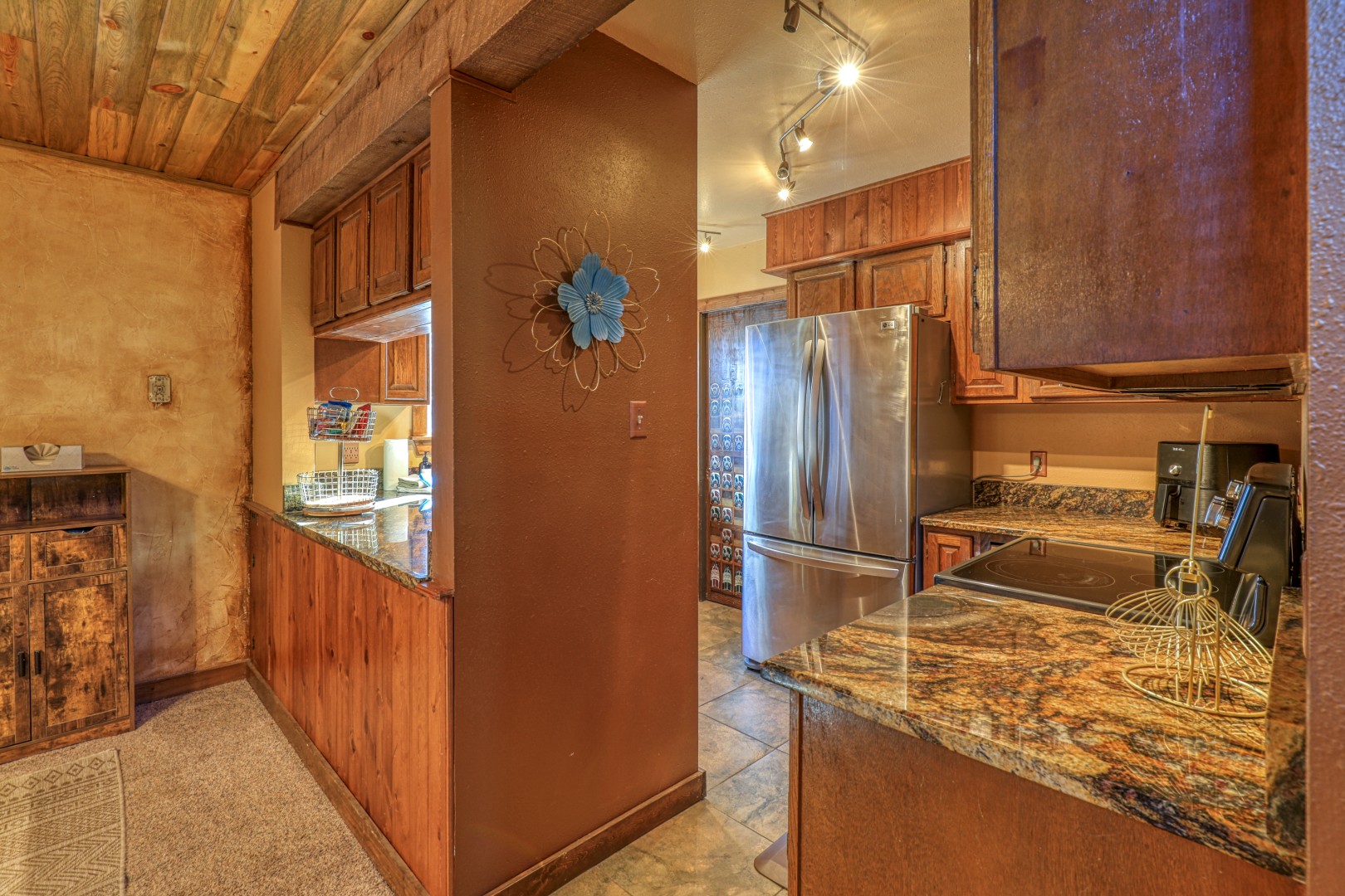 Hot Tub & Pet Friendly Forest Hideaway