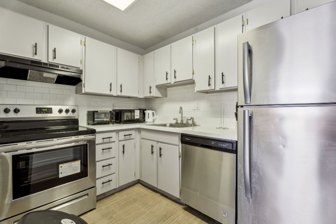 Legacy at Imperial Village · Unit 915 1/1