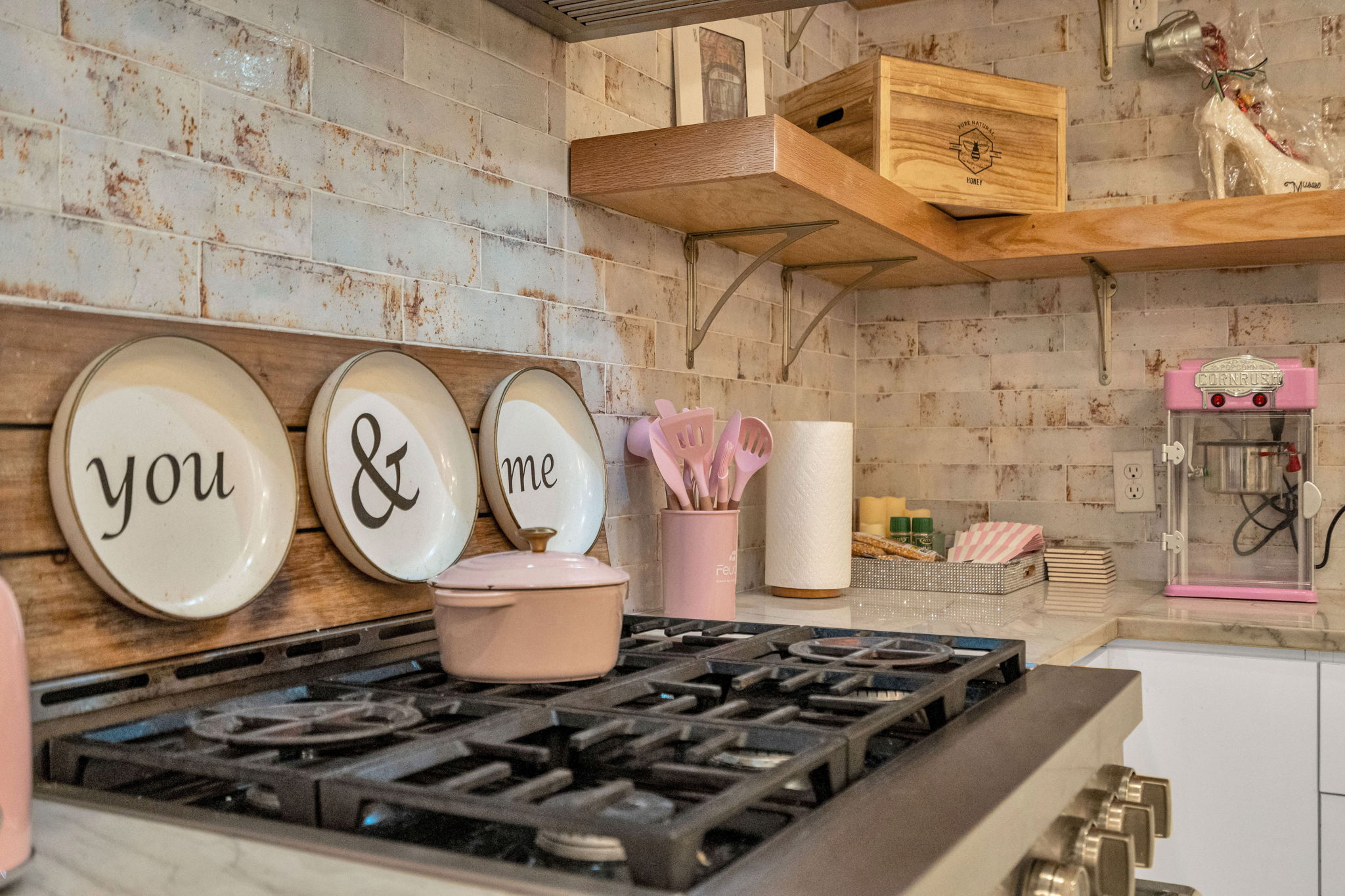 Fully equipped kitchen with charm