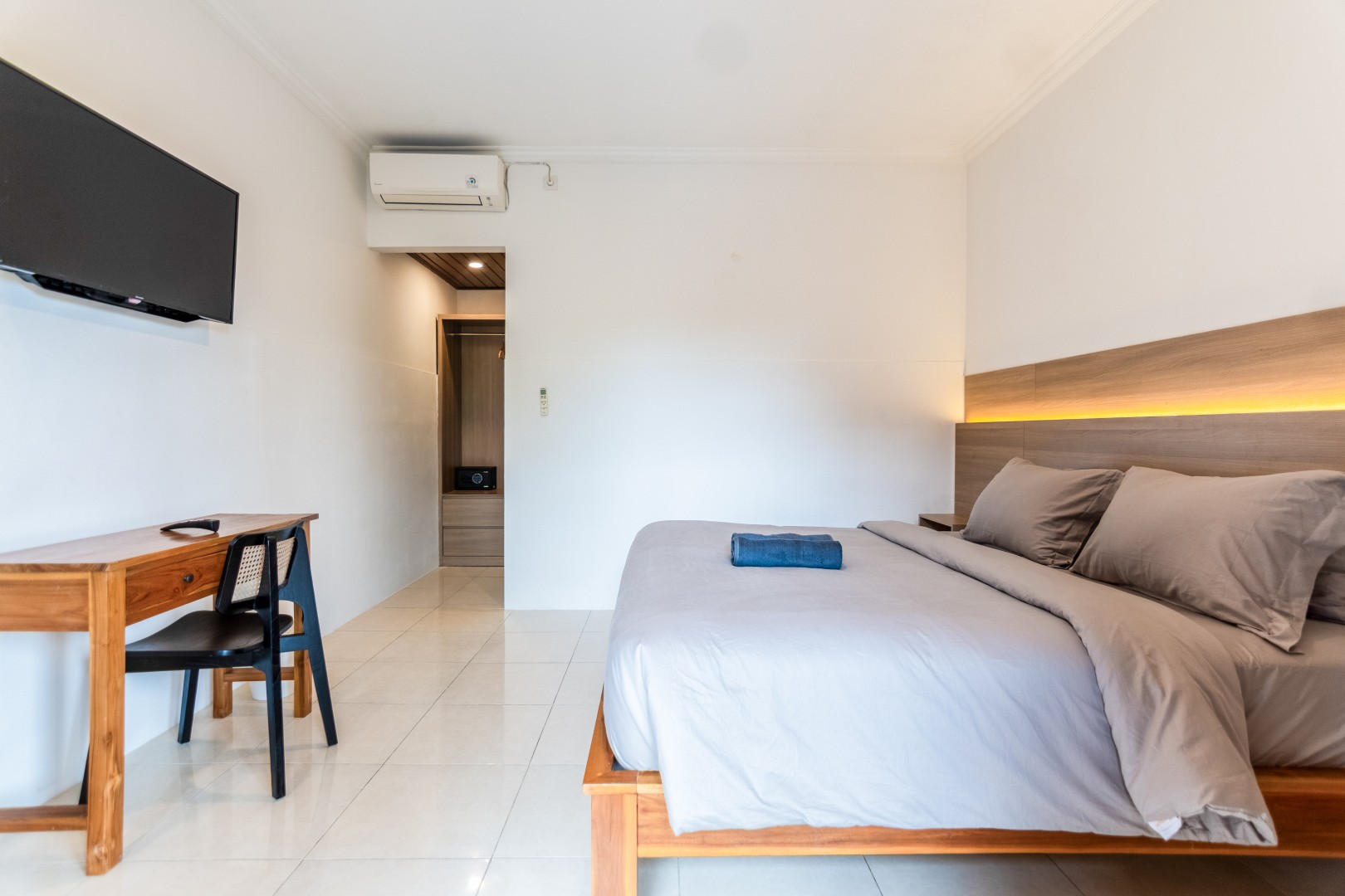 Island Boy Guesthouse – Batu Bolong (First Floor) — photo 27