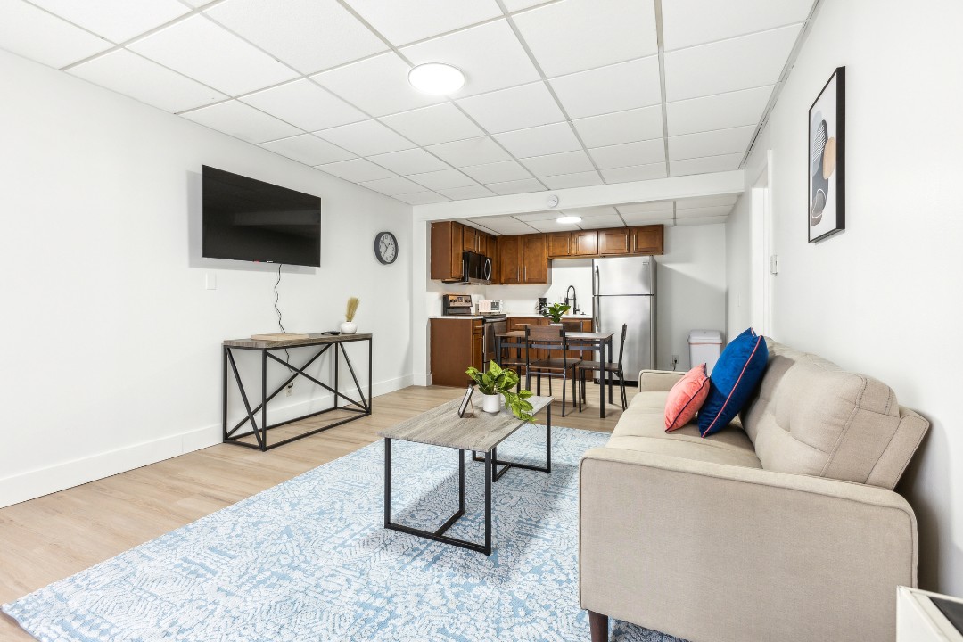 on East, 120 - · Unit 111  1/1