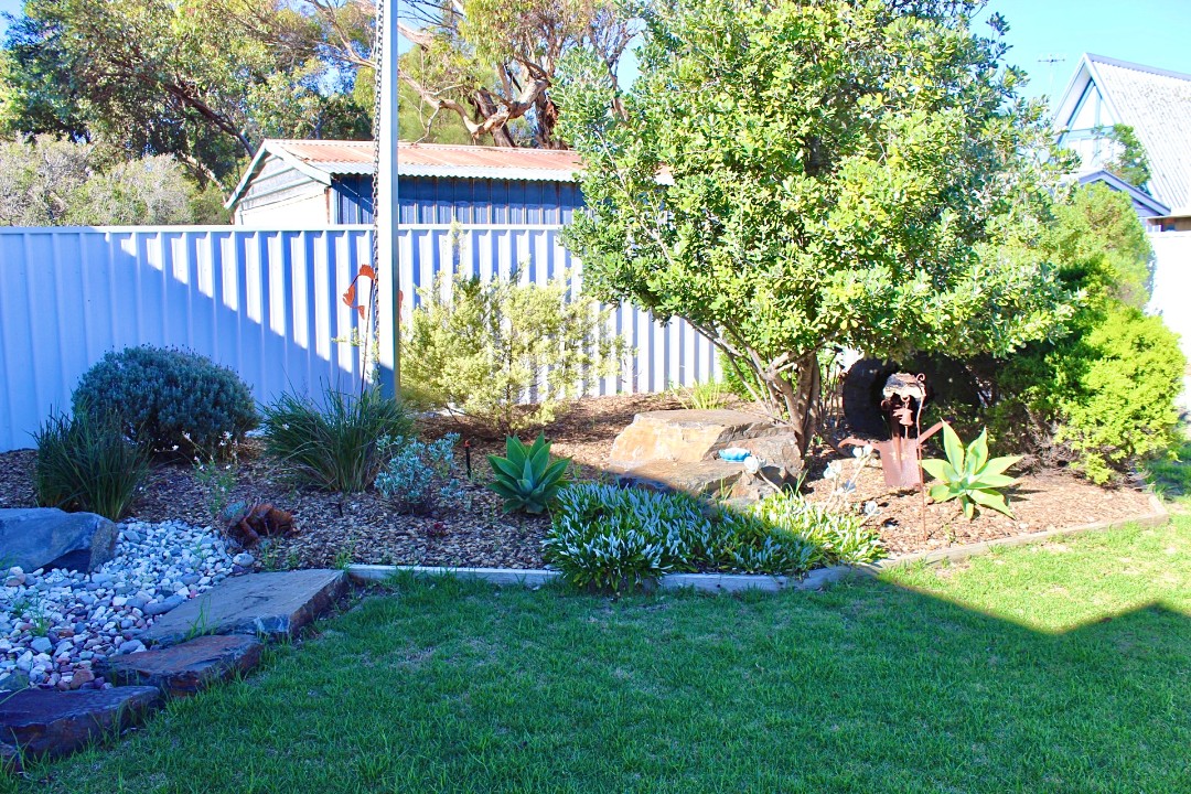 Newly renovated, relaxed coastal retreat just minutes from the Murray River, town centre, and Goolwa Yacht Club.