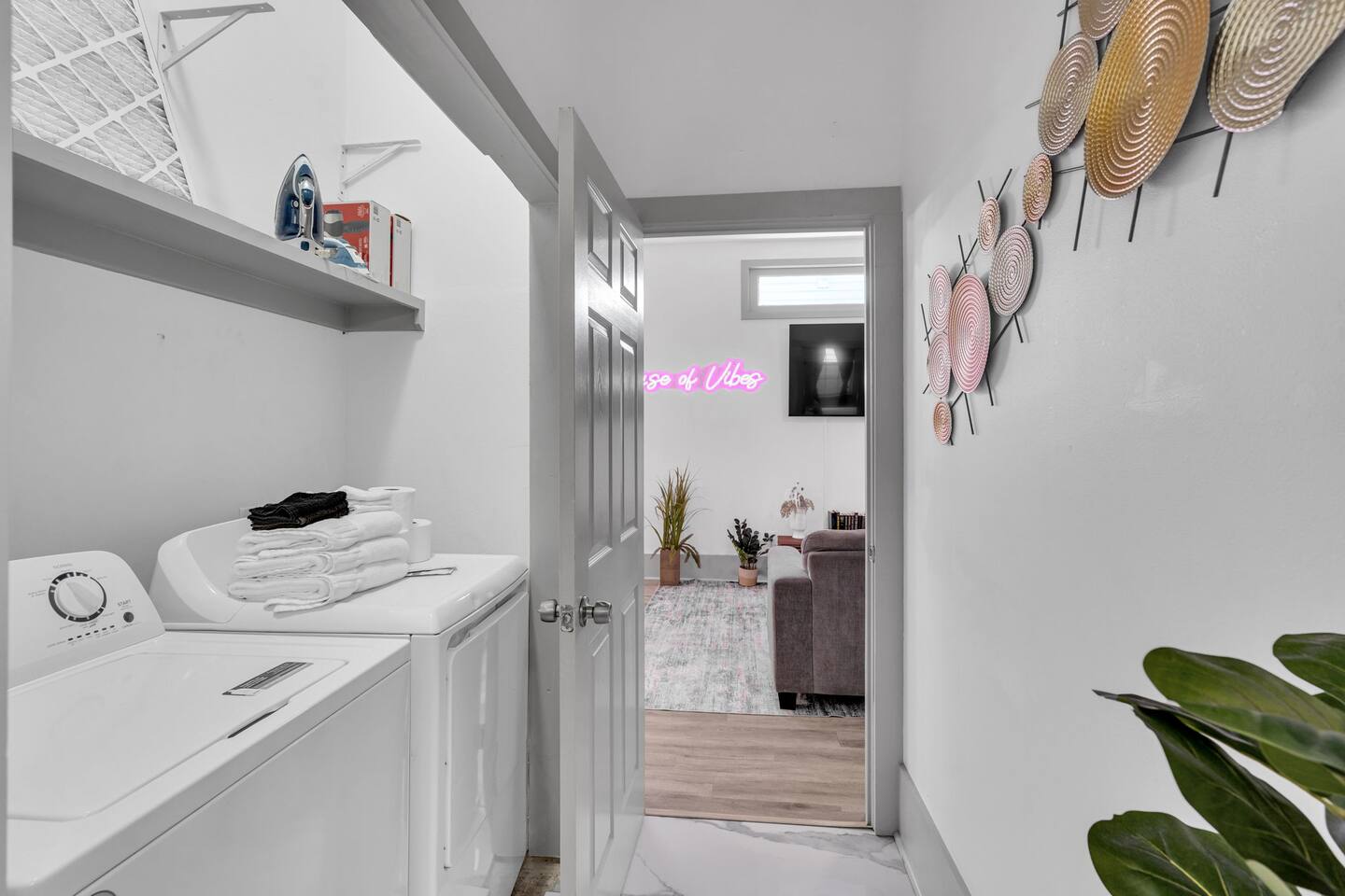 Fresh laundry & cozy vibes just a step away!