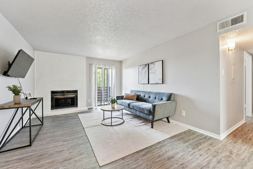 The Landry · Unit 326 2/2