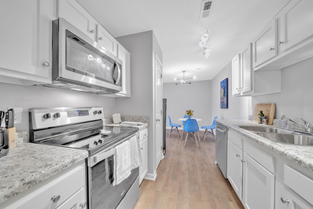 Stonecrest 623, · Unit 2/2