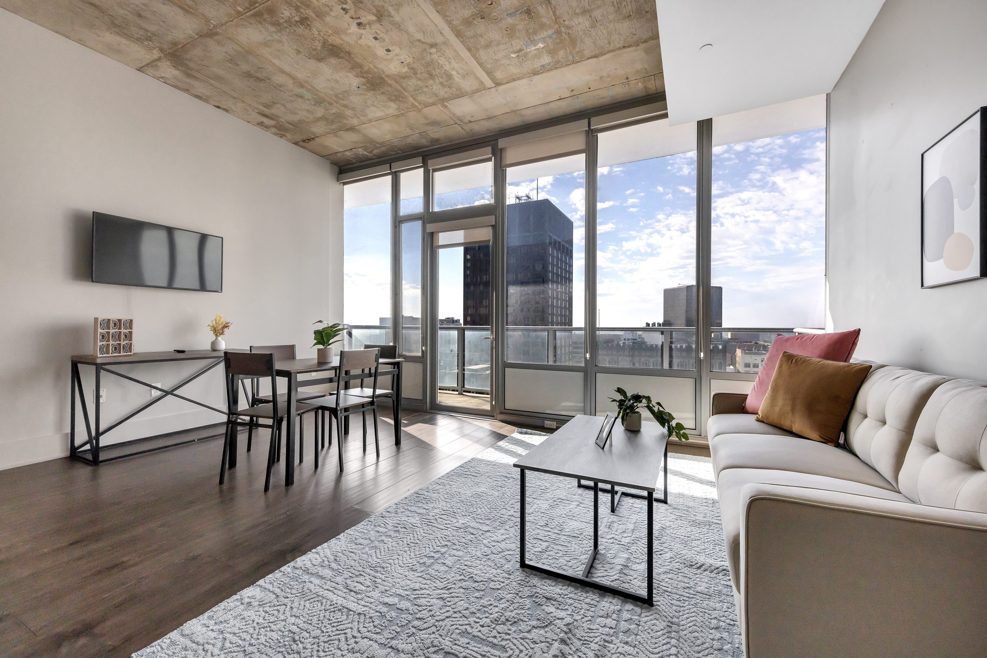 Towers at Opop 2102 Spacios and Cozy 1 bd 1 b in St. Louis, MO
