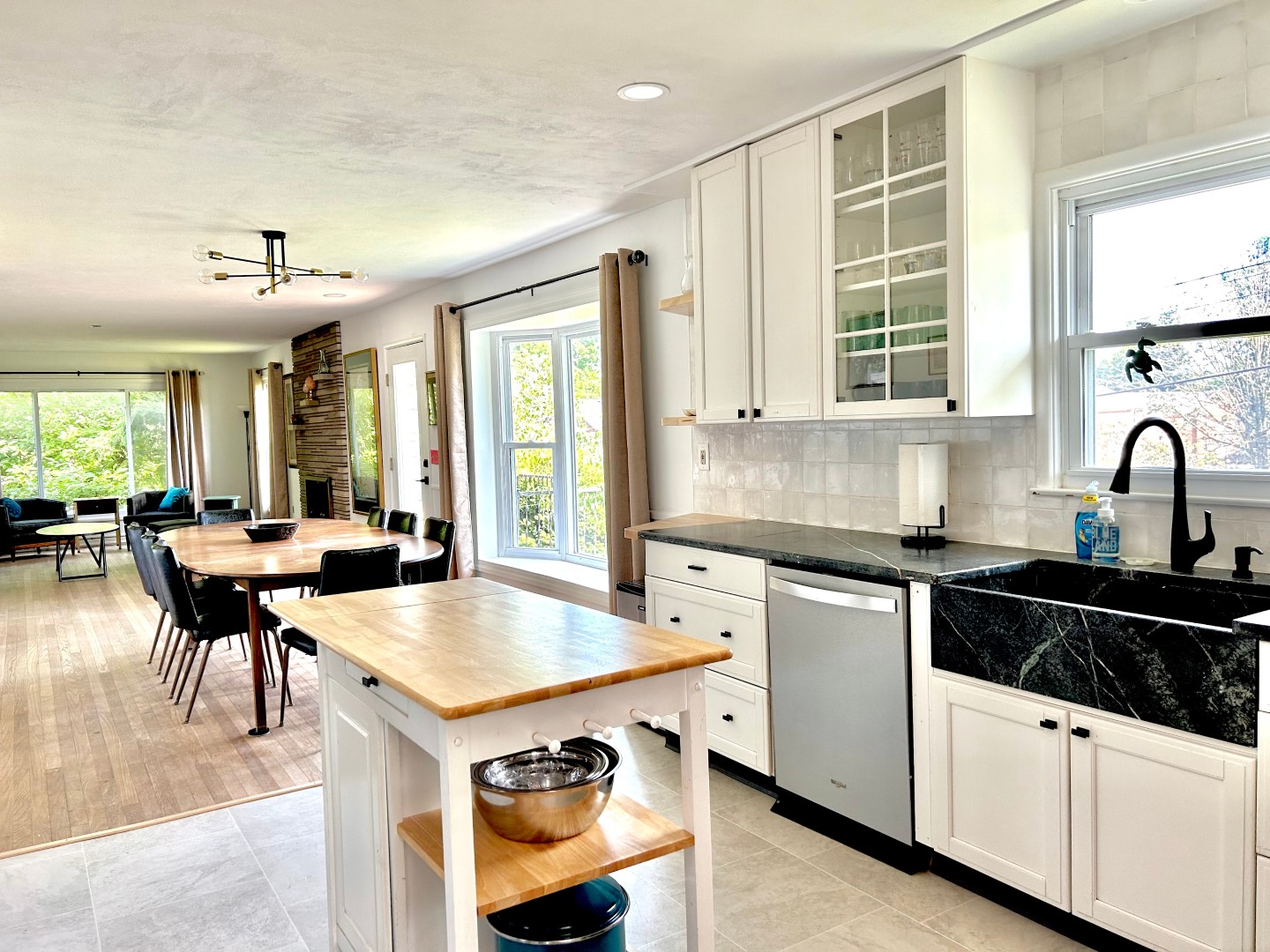 Kitchen island, 2nd floor