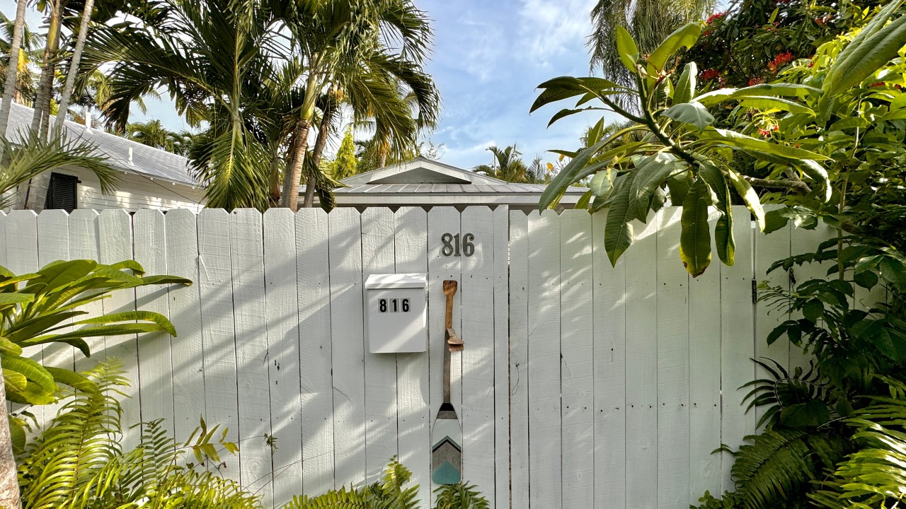 Carsten Lane Cottage — Front Gate and parking