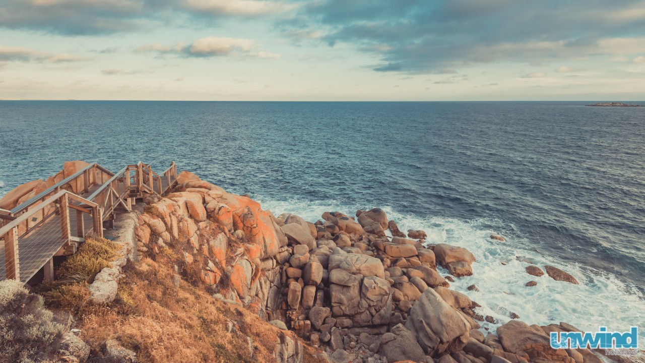 Situated within walking distance of Encounter Bay’s coastline, walking trails, cafés, and attractions.