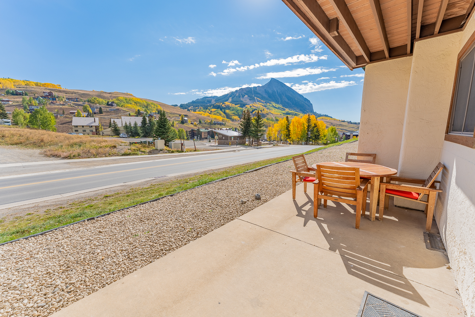 The Yak Shack: Incredible Mountain View photo 4