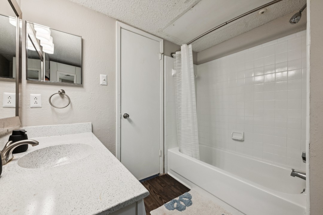 The Davis · Unit 412 1/1
