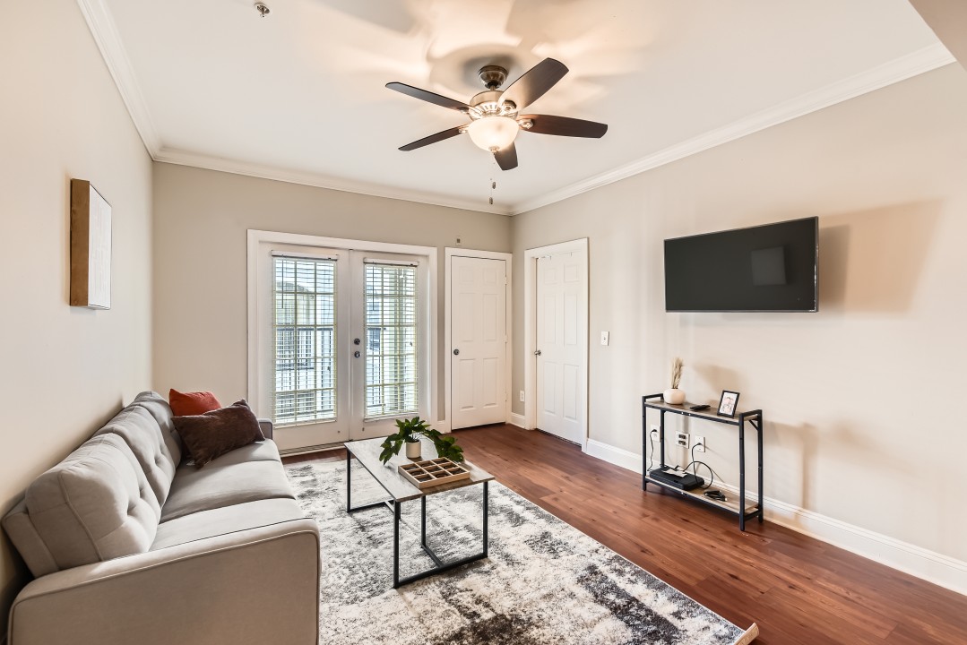 Crest at Midtown · Unit 1525 2/2