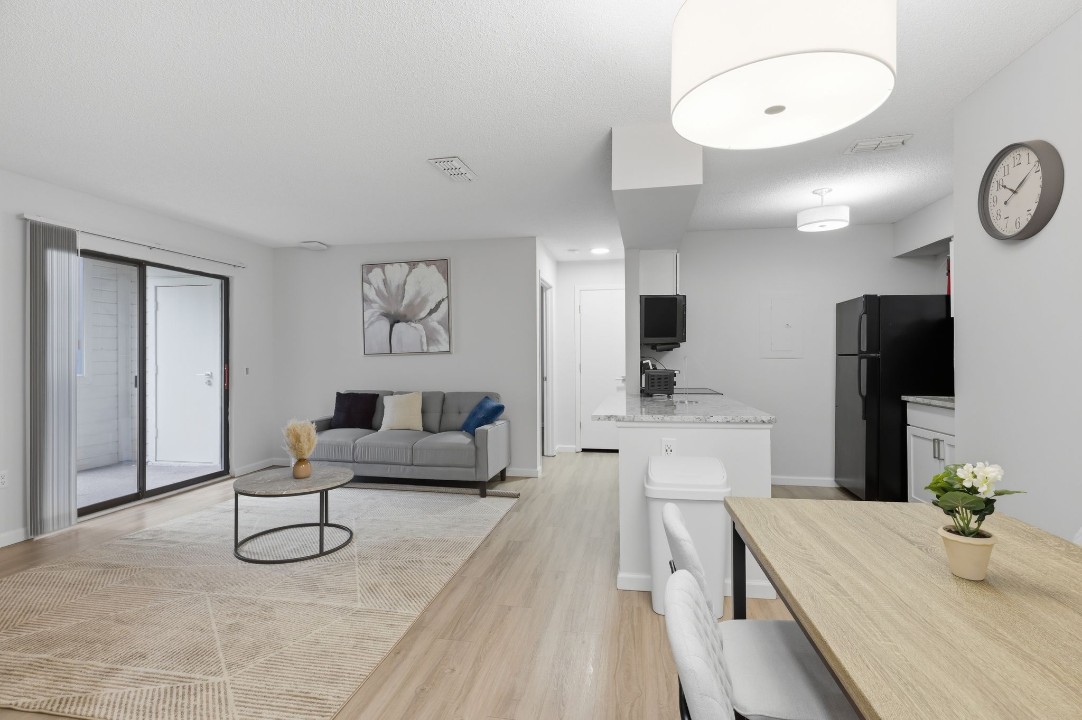 Taylor at 502 · Unit unit 2200-100 2/2