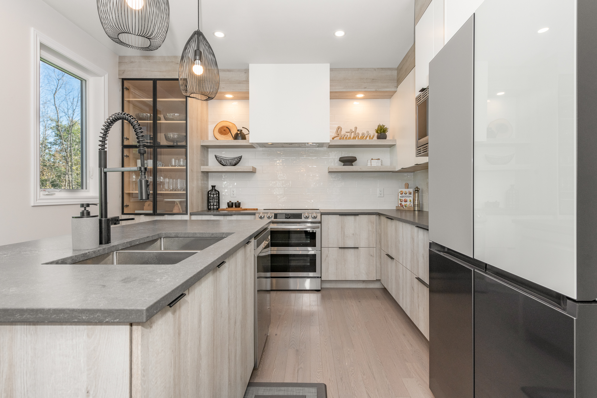 The Wabi Sabi: Glamorous 4-bedroom 30days+ rental photo 5