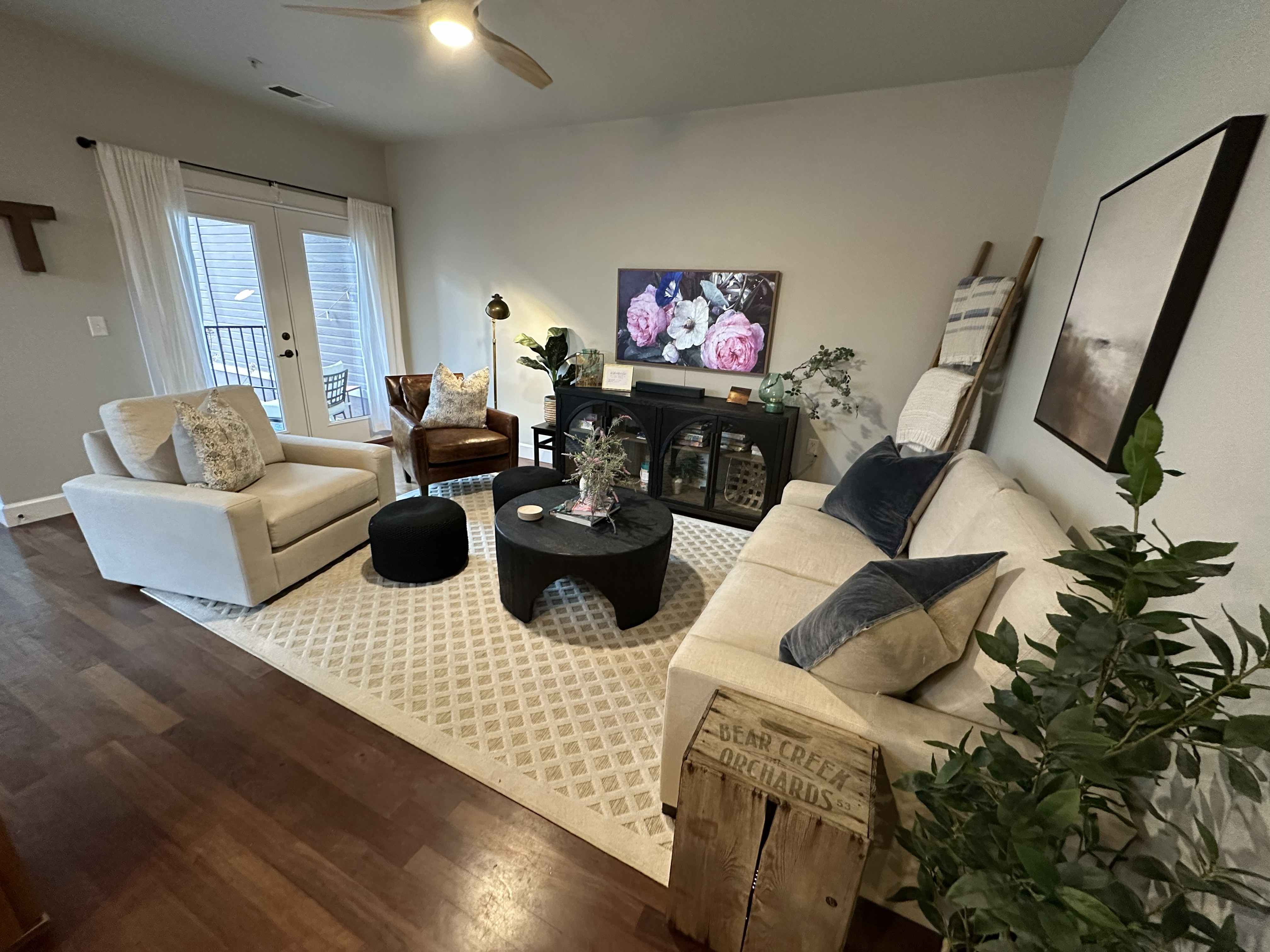 Selah House | Luxury Jacksonville Retreat - Garage - Jacksonville, OR