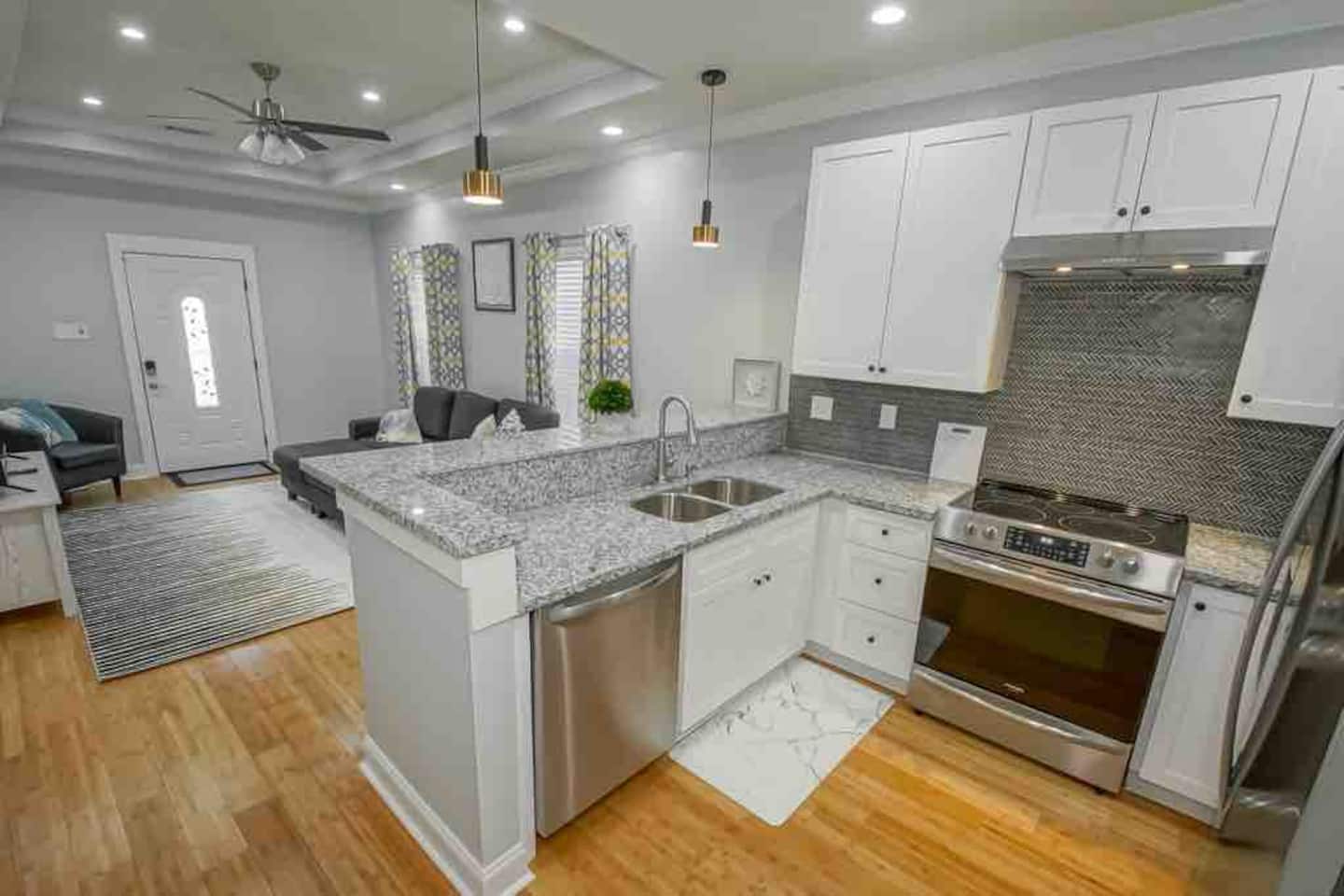 Updated kitchen with all the amenities to make cooking easy