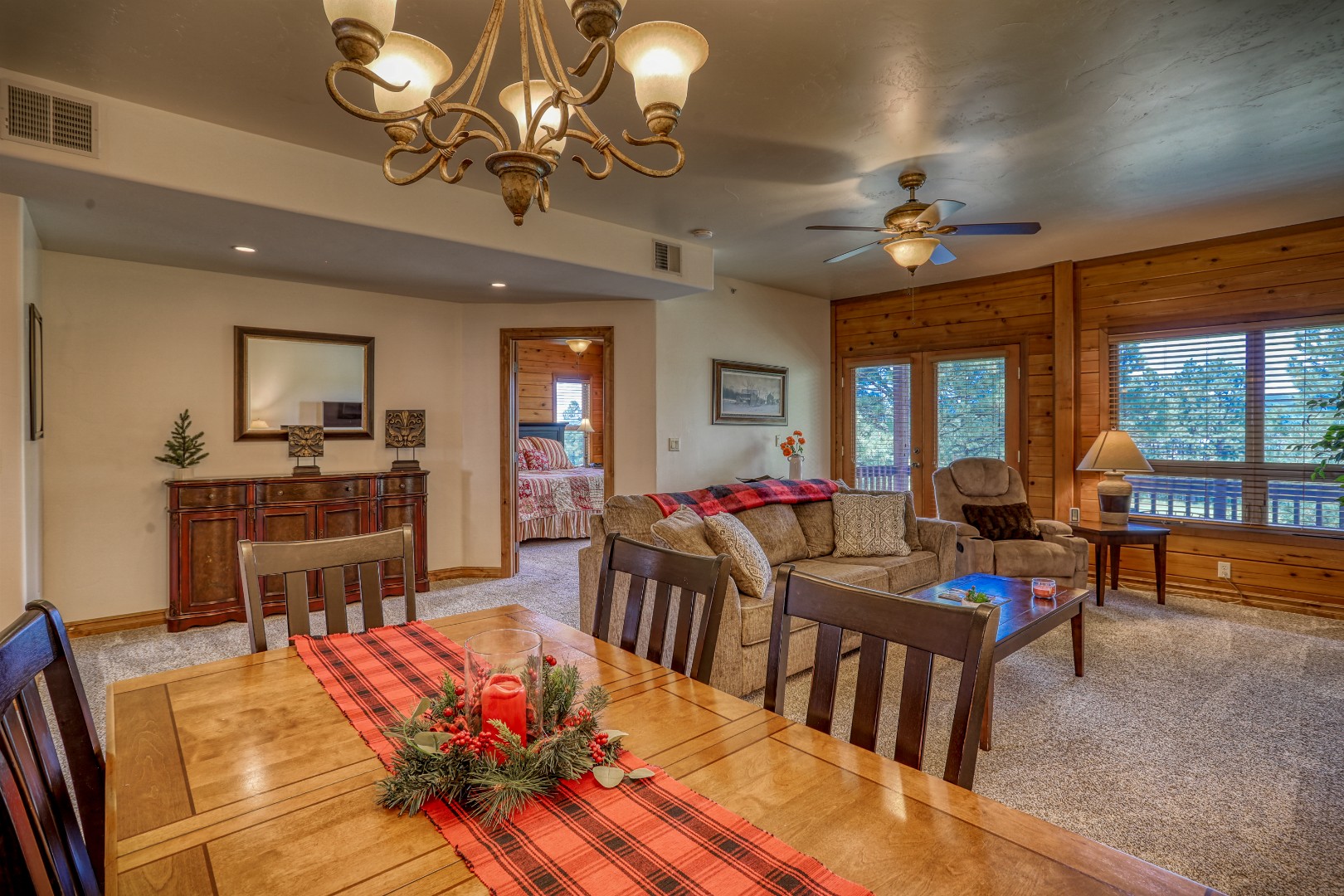 Golf Course Cozy 2 Bedroom Condo with A/C