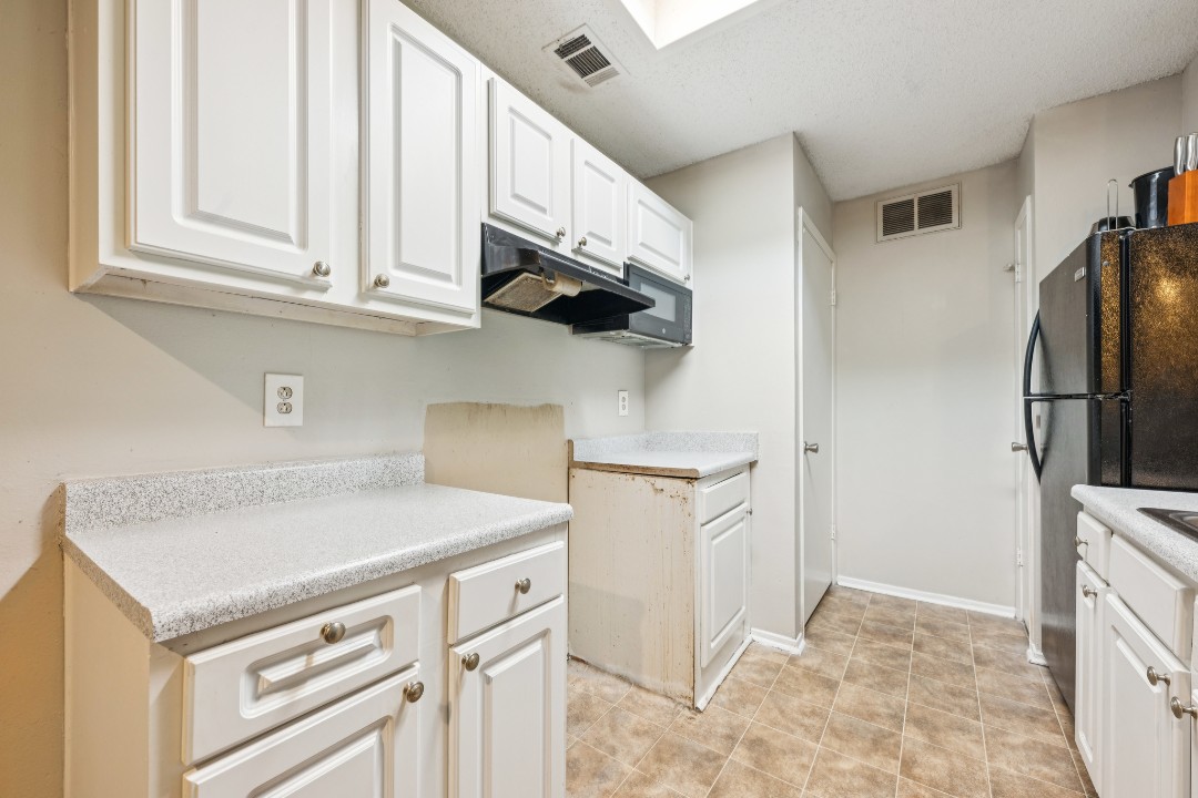 The Davis · Unit 1824 2/2