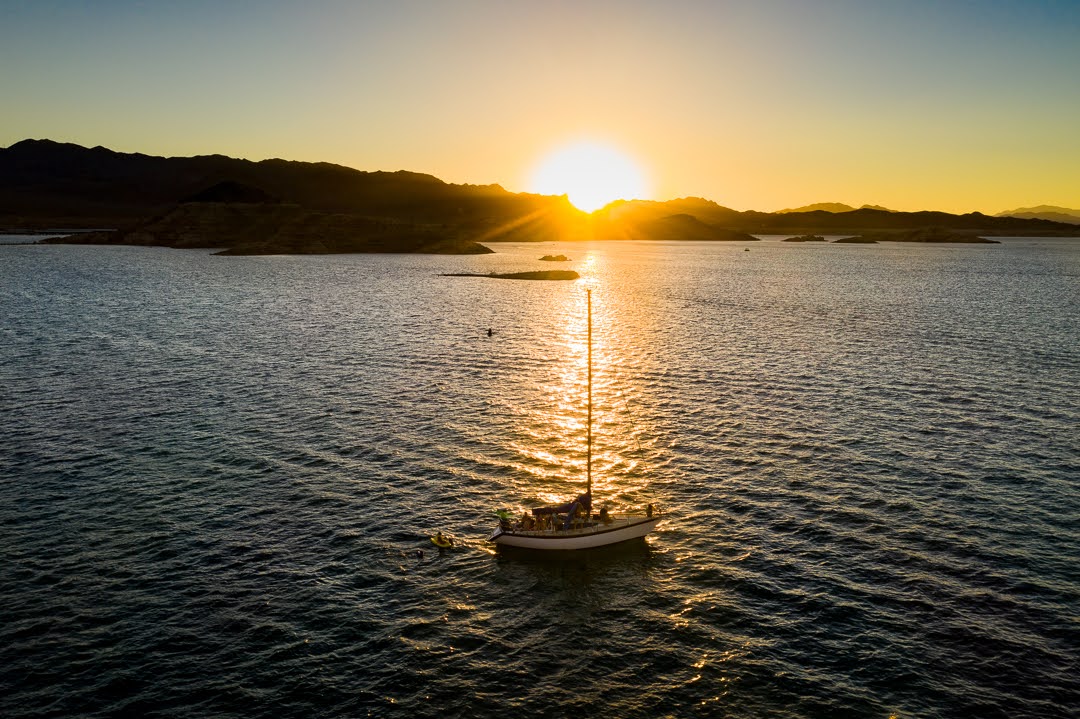 Erikson 36' Houseboat — Lake Mead