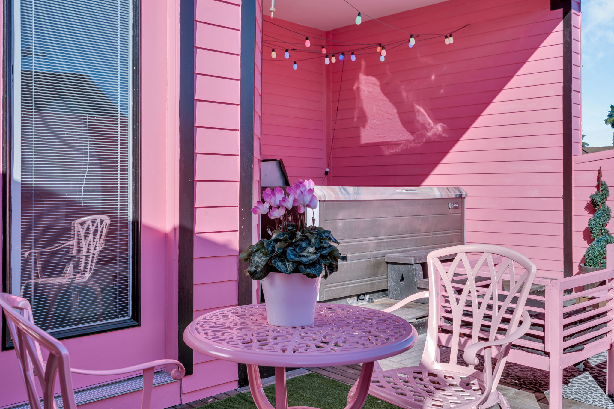 Outdoor lounge with hot tub