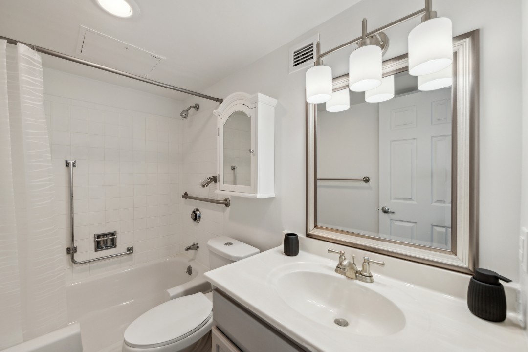 Legacy at Imperial Village · Unit 517 2/2