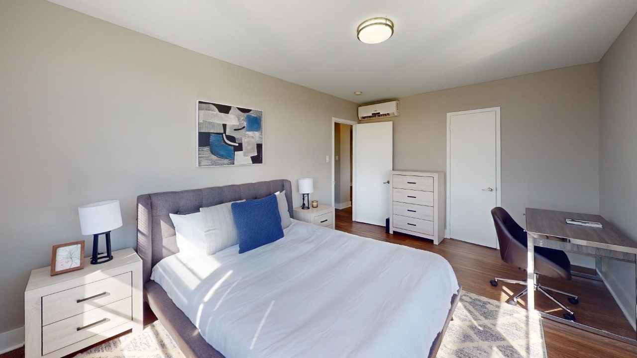 2 Bedrooms · Signature layout