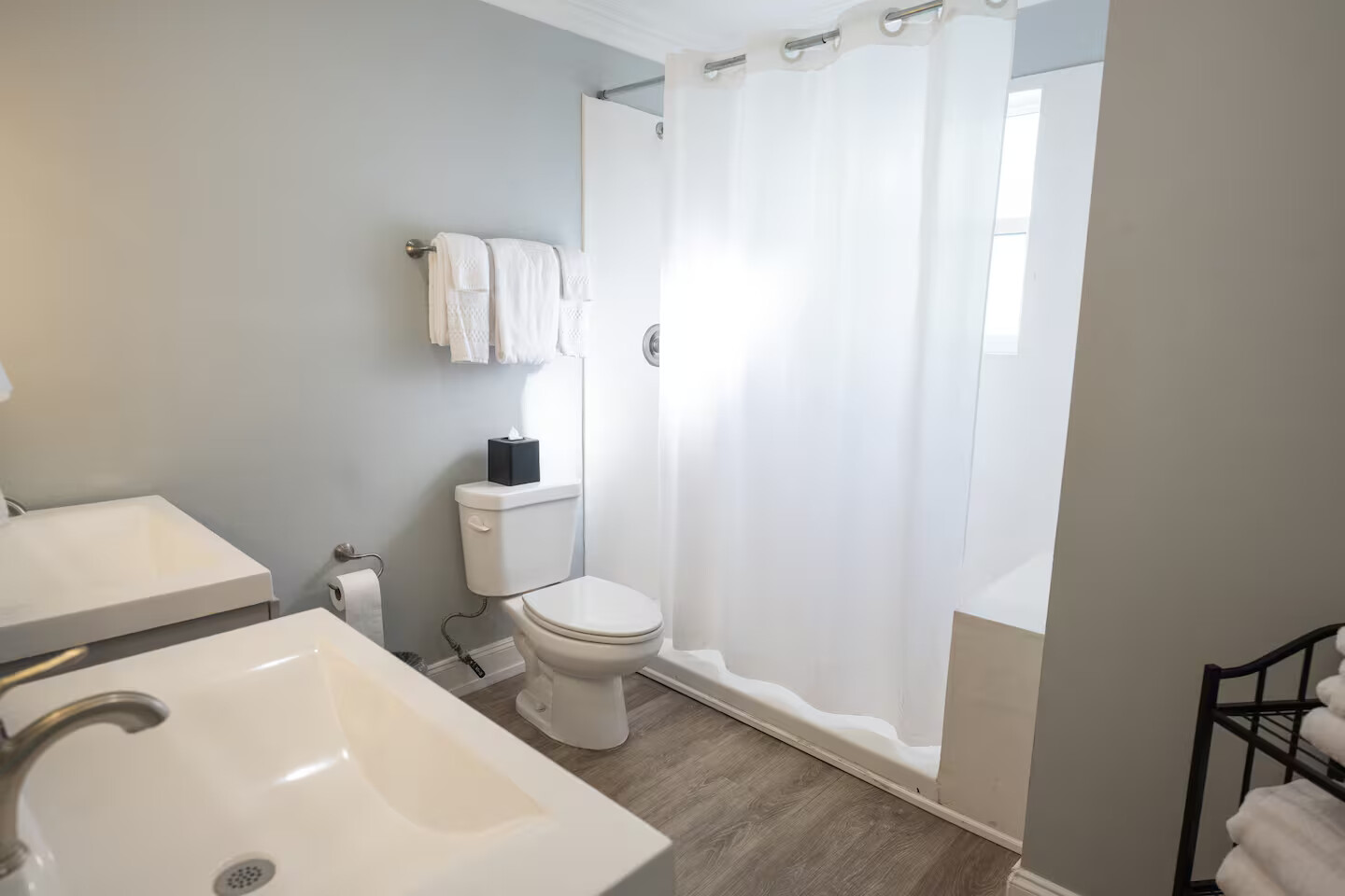 Fresh and simple bath