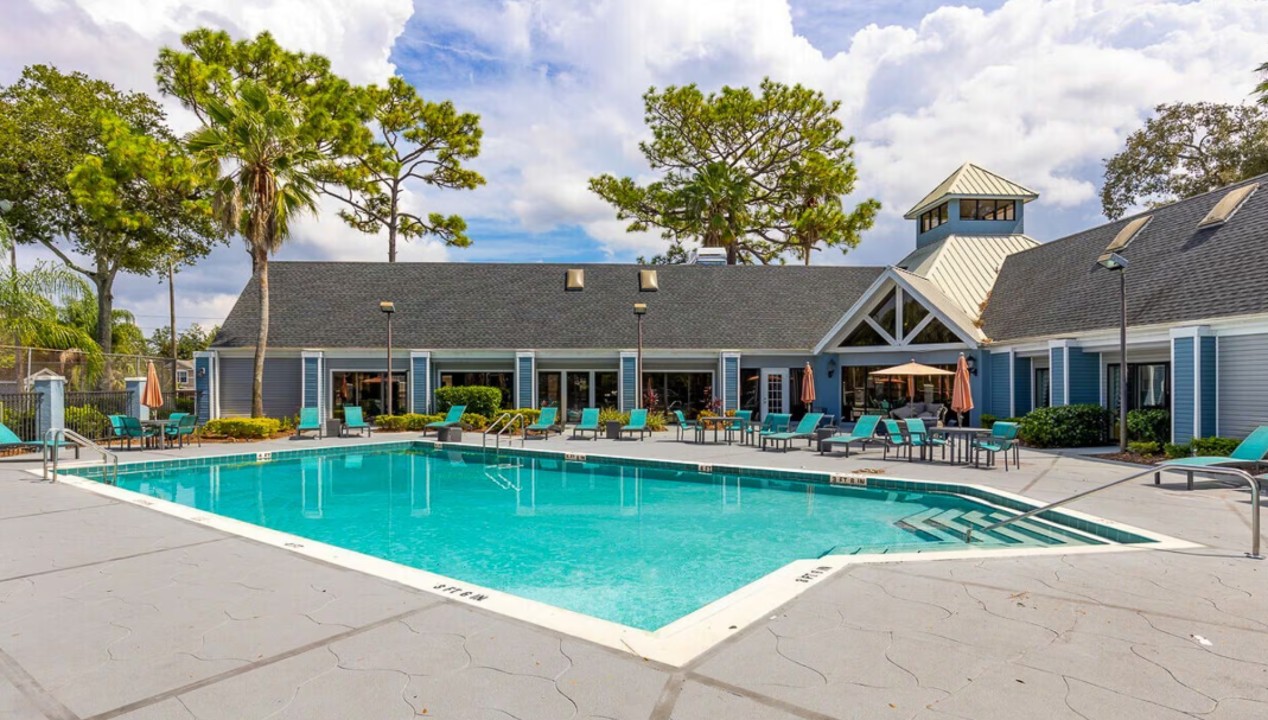Avenue · Unit at Winter Springs 21-307 2/2