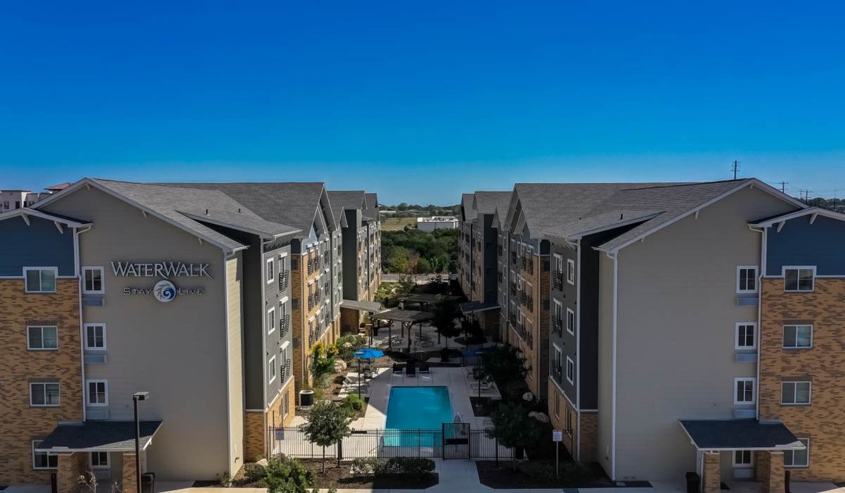 Simplicity At the Rim · Unit 1105  1105 1/1