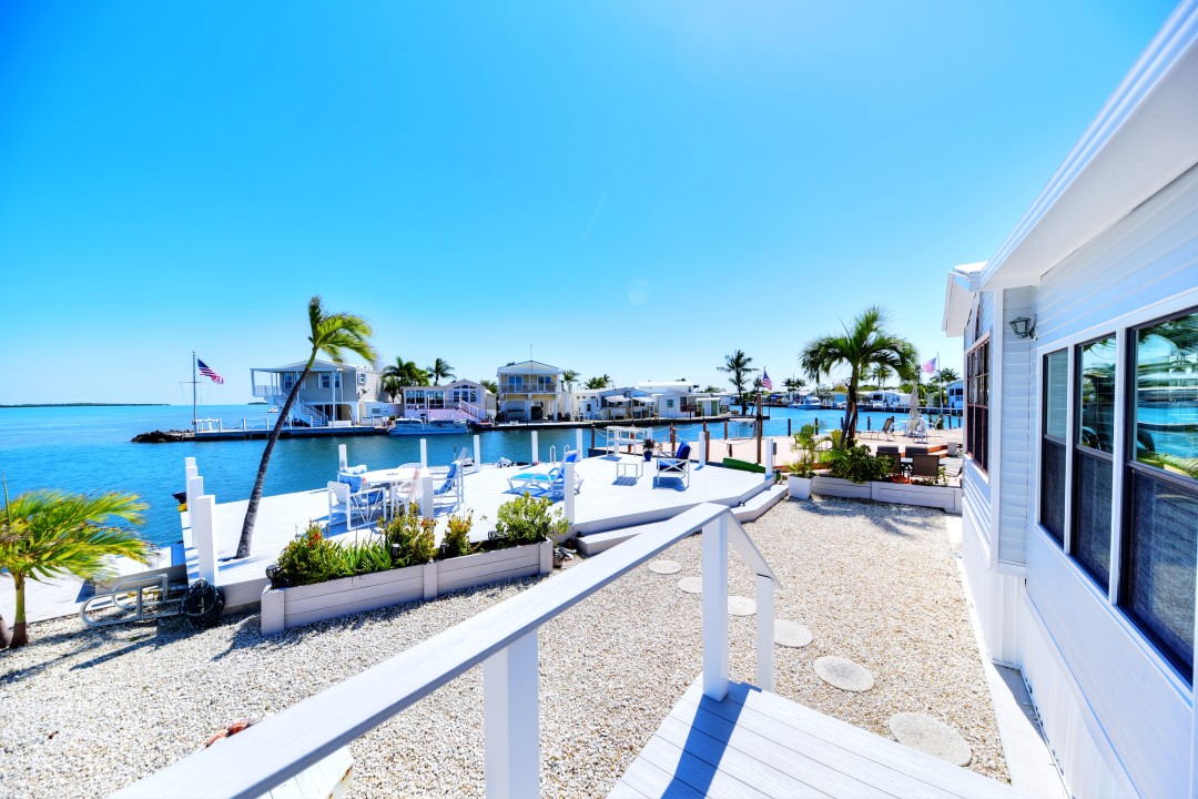 Windy Point Oceanfront in Geiger Key — Side