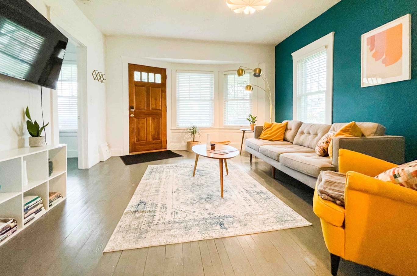 The Midcentury Modern 5 Min To Airport Pets! - Cleveland, OH