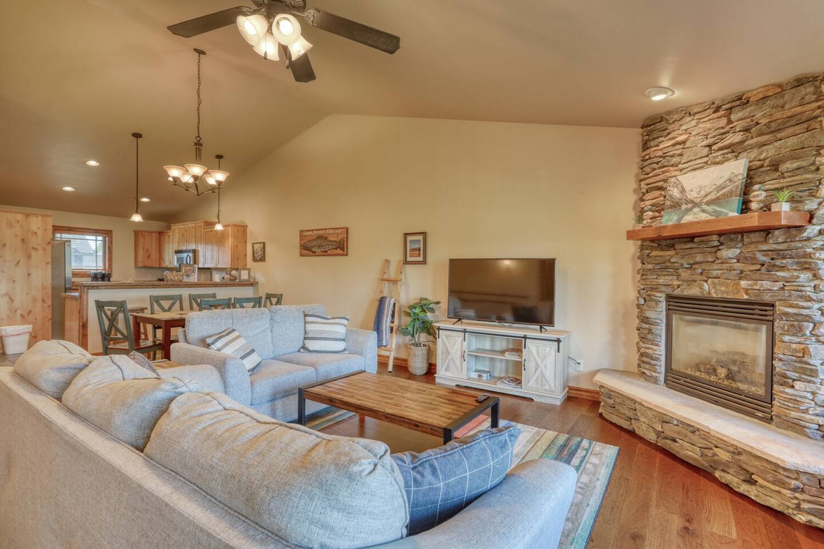 Pet-Friendly Pagosa Peak Luxury Home